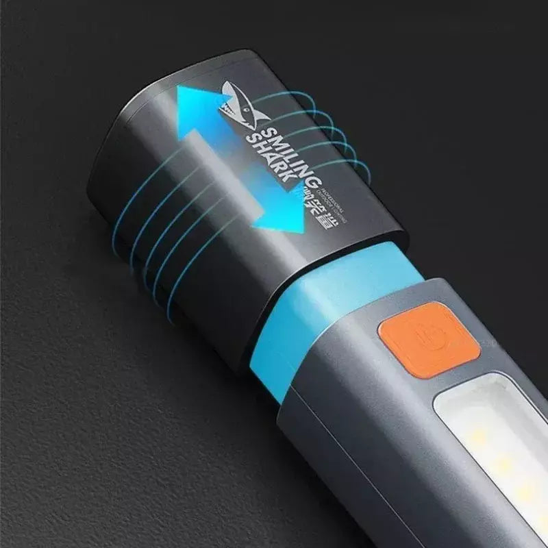 Lanterna Smiling Shark Recarregável Longo Alcance Portátil luz forte foco e variável com holofote luzes laterais