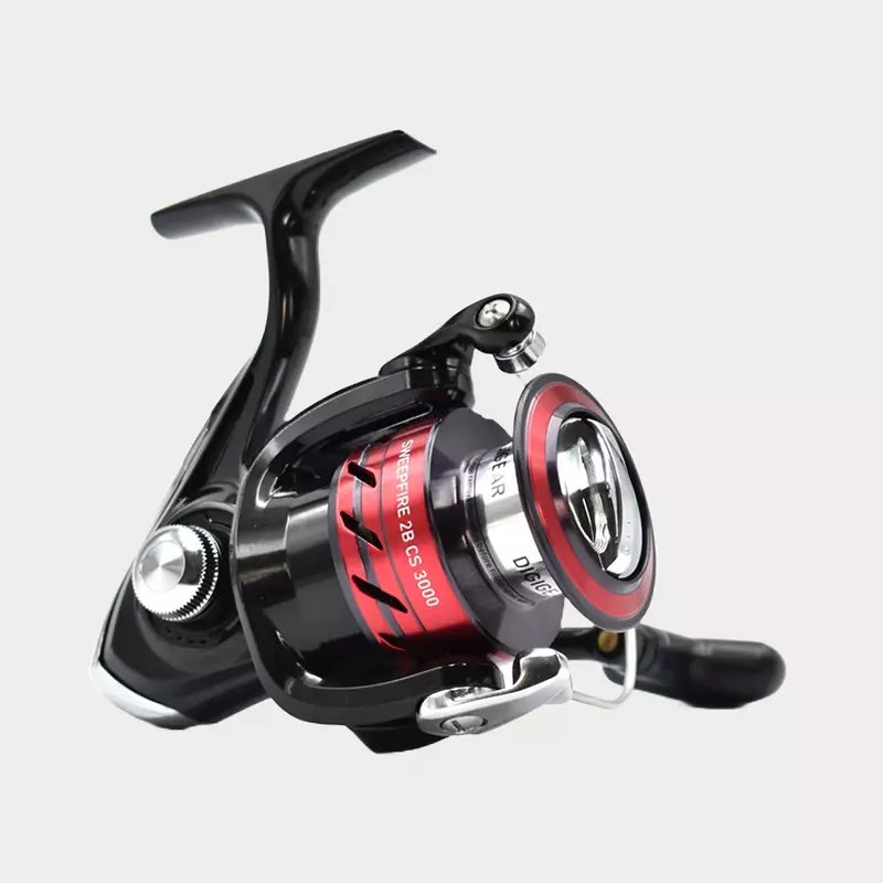 Molinete Daiwa Sweepfire CS, Recolhimento 5.3:1 e 4.5:1, 260 e 620g Peso, 4 e 8kg Arrasto